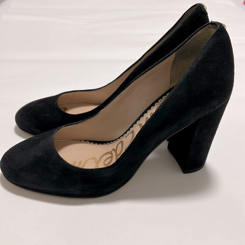 Sam Edelman Stillson Woman
Black Suede Leather Block Heel
Pumps